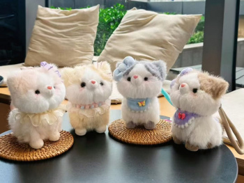 им Кошка арт. 23095-209 Брелок Модница в ассортименте 12 см в пак.