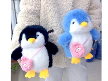 им Пингвин арт. УE250506-5 С сумочкой цвета микс 25 см в пак.)