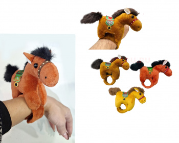 им Лошадь арт. 709032 Браслет В седле цвета микс 1 шт. в пак. (12 шт.)