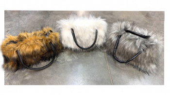 Сумка арт. 209107 Мохнатая с 2 ручками из экокожи цвета микс 1 шт. в пак.